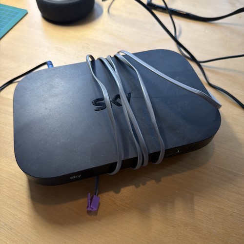 Sky hub wireless router - q,