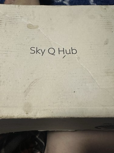 Sky hub router with power - q,